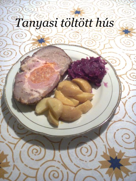 tanyasi_toltott_hus.jpg